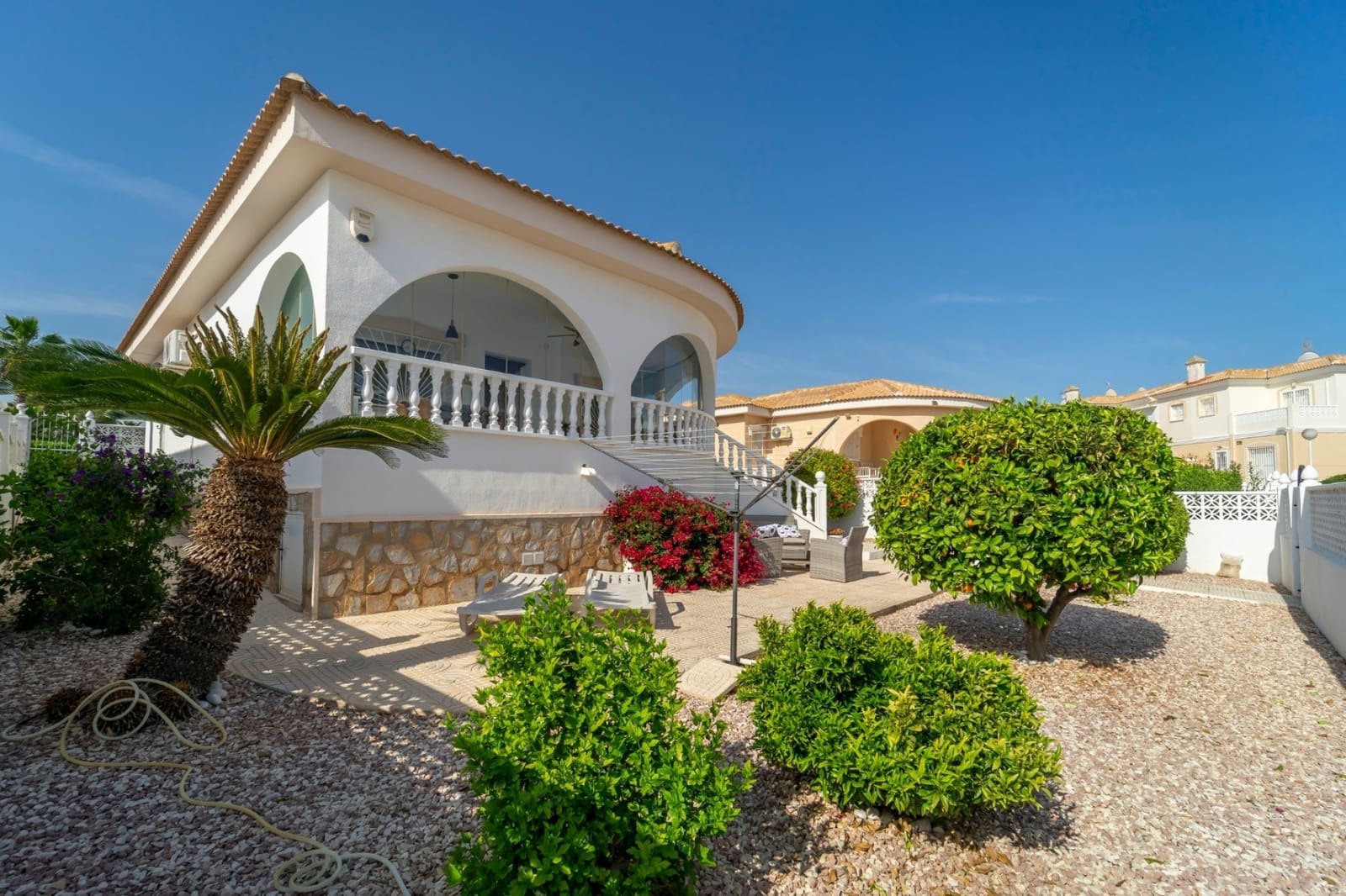 2 slaapkamer Villa te koop in Benijofar met zwembad - € 299.000 (Ref: 9815576)