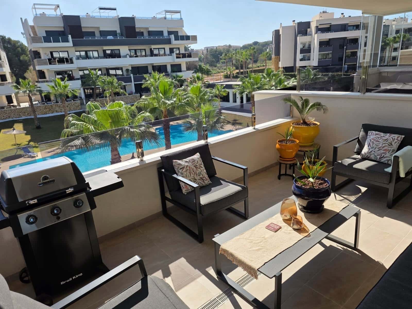 2 soverom Leilighet til salgs i Los Altos med svømmebasseng garasje - € 289 900 (Ref: 9815581)