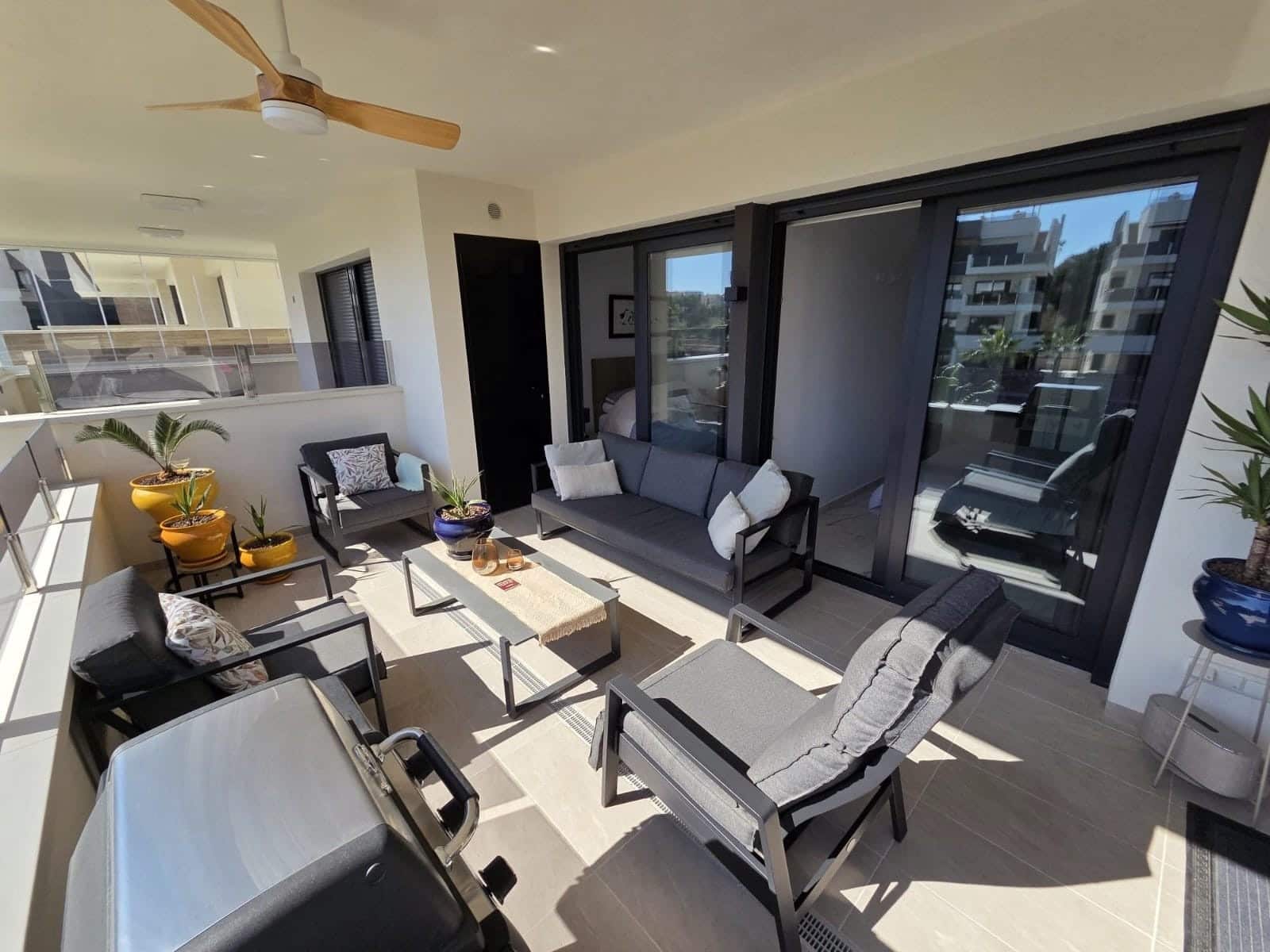 2 soverom Leilighet til salgs i Los Altos med svømmebasseng garasje - € 289 900 (Ref: 9815581)