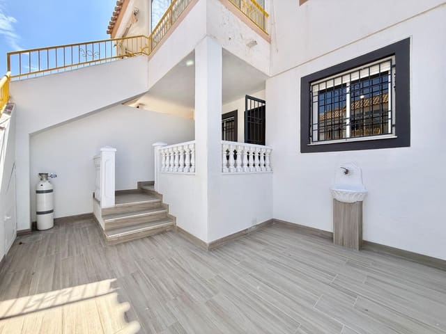 Casa de 2 habitaciones en Parque de las Naciones, Torrevieja en venta con piscina - 173.000 € (Ref: 9819350)
