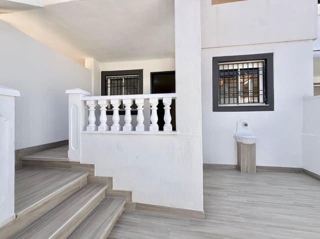 Casa de 2 habitaciones en Parque de las Naciones, Torrevieja en venta con piscina - 173.000 € (Ref: 9819350)