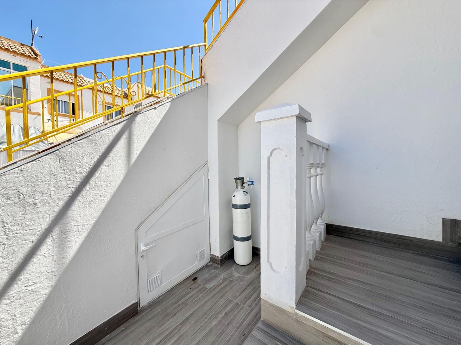 2 slaapkamer Huis te koop in Torrevieja met zwembad - € 173.000 (Ref: 9819350)