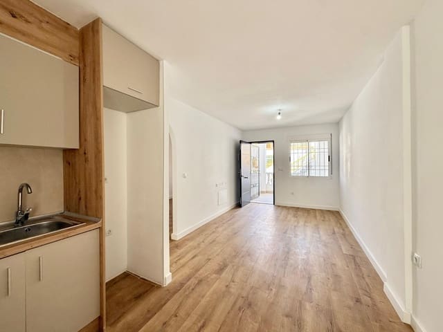 Casa de 2 habitaciones en Parque de las Naciones, Torrevieja en venta con piscina - 173.000 € (Ref: 9819350)