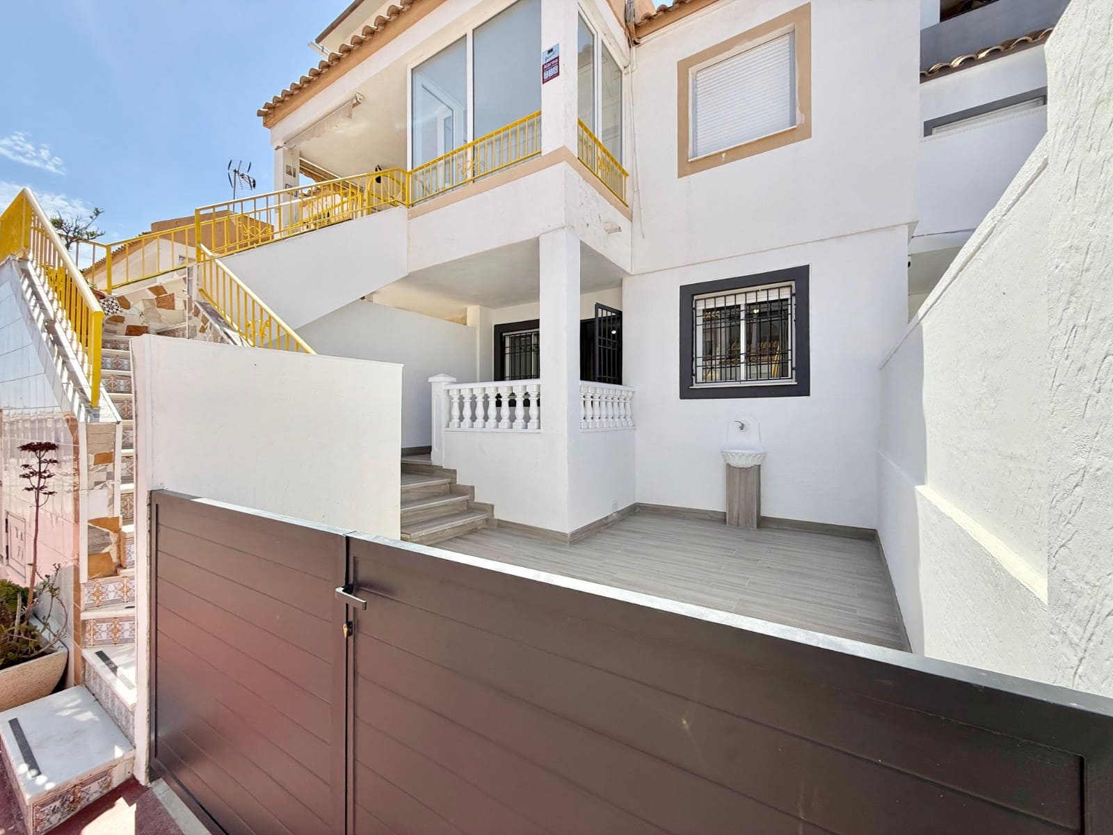 2 slaapkamer Huis te koop in Torrevieja met zwembad - € 173.000 (Ref: 9819350)