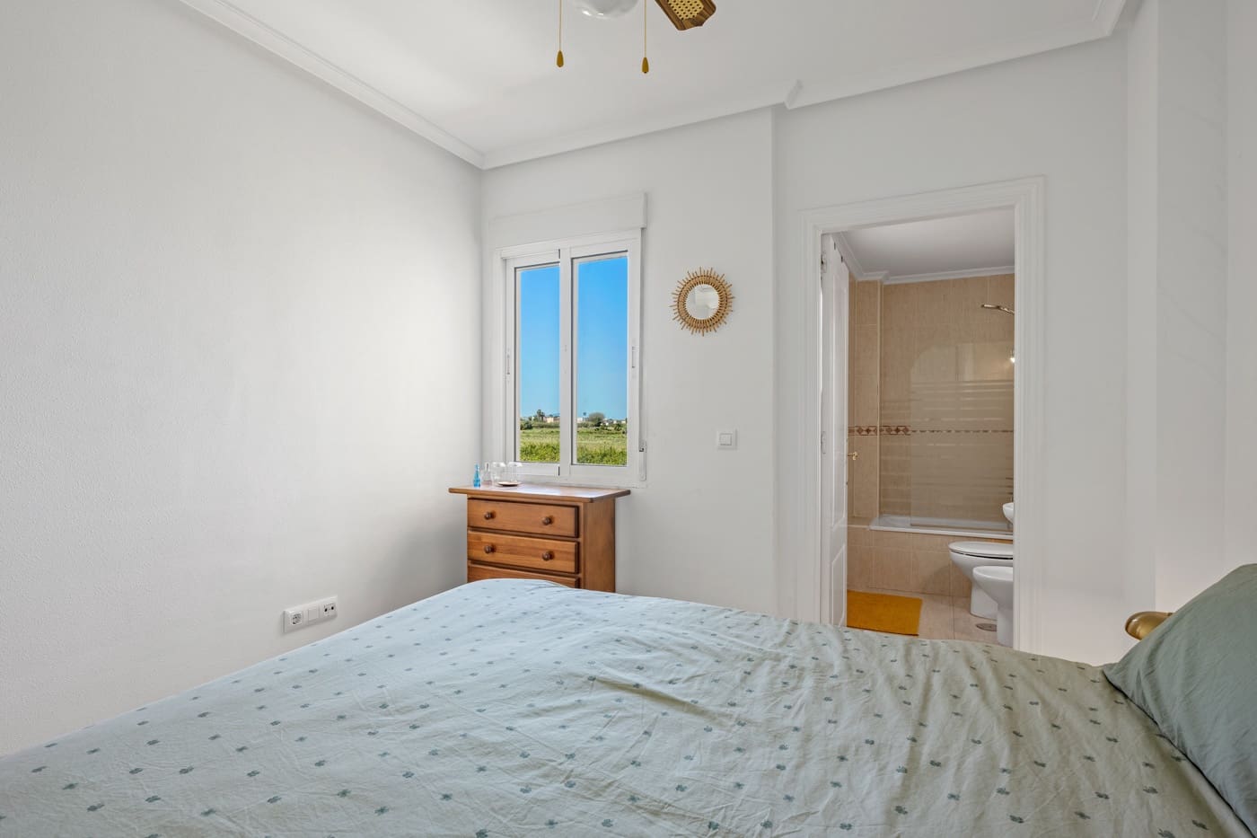 2 sovrum Lägenhet till salu i Daya Nueva med pool - 135 000 € (Ref: 9819357)