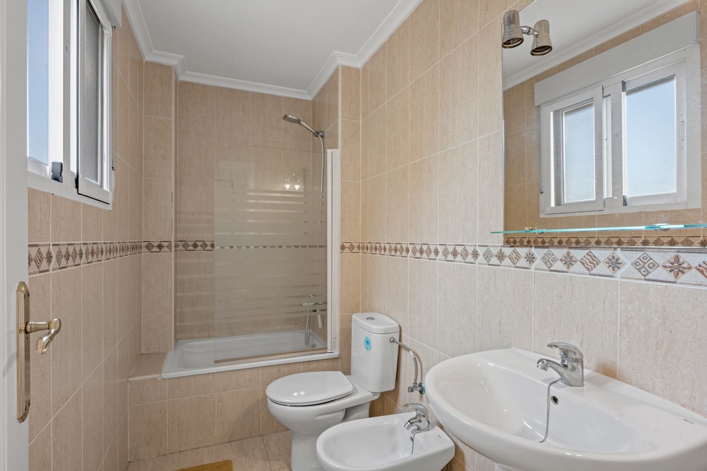 2 sovrum Lägenhet till salu i Daya Nueva med pool - 135 000 € (Ref: 9819357)