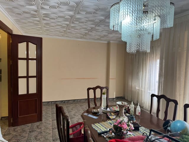 3 soveværelse Penthouse til salg i Guardamar Playa, Guardamar del Segura - € 129.000 (Ref: 9819360)