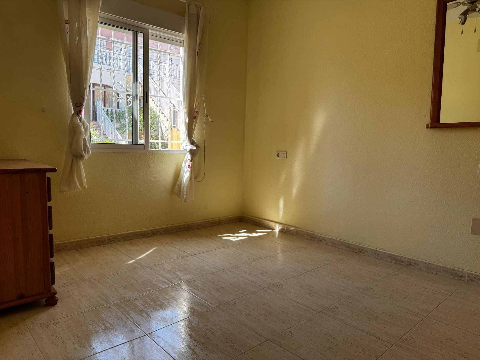 2 soverom Leilighet til salgs i Blue Lagoon med svømmebasseng - € 119 000 (Ref: 9819366)