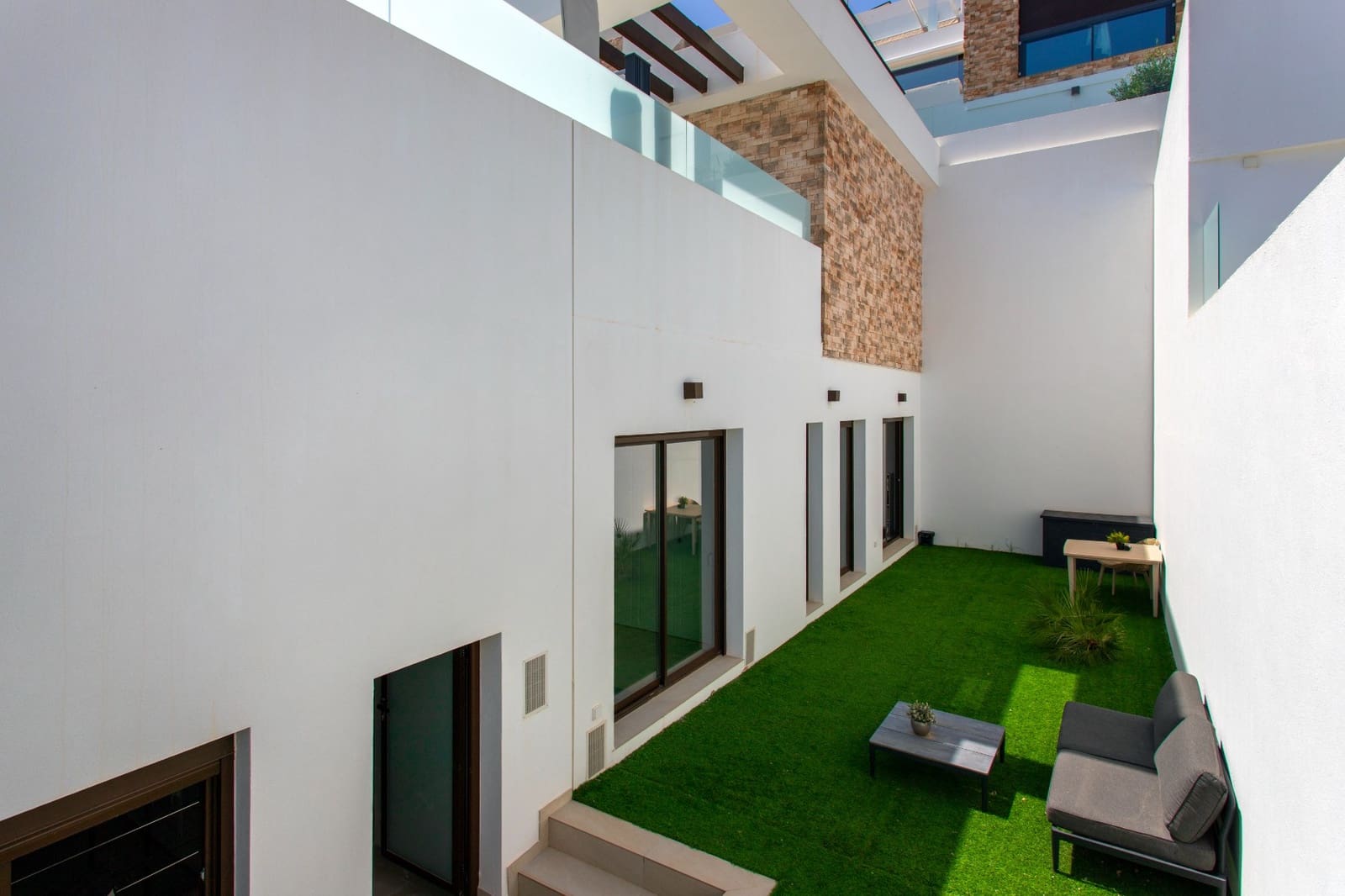 4 quarto Moradia para venda em Rojales com piscina garagem - 750 000 € (Ref: 9821202)