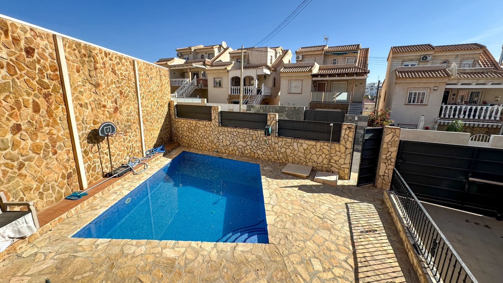 3 quarto Casa em Banda para venda em San Miguel de Salinas com piscina - 299 999 € (Ref: 9821208)