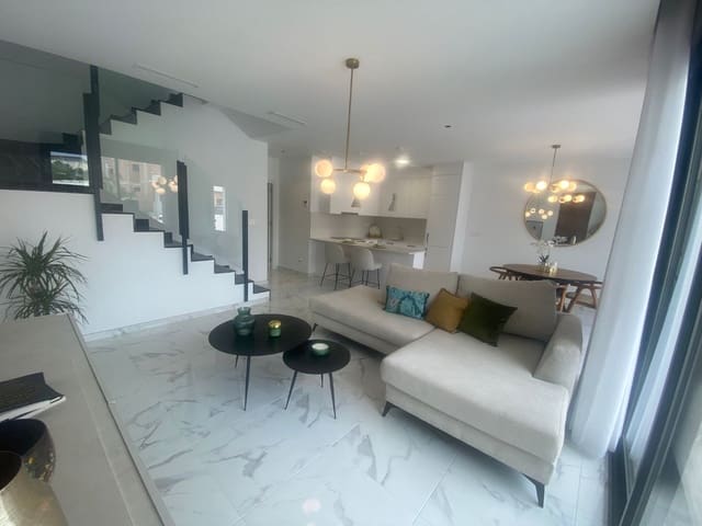 Adosado de 3 habitaciones en Rojales en venta con piscina - 352.900 € (Ref: 9821605)