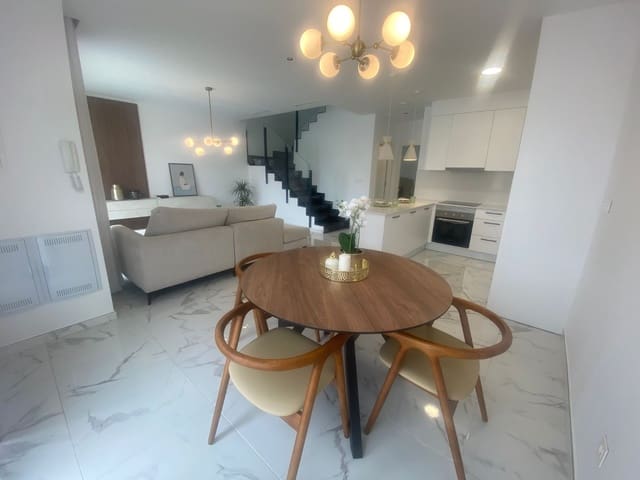Adosado de 3 habitaciones en Rojales en venta con piscina - 352.900 € (Ref: 9821605)
