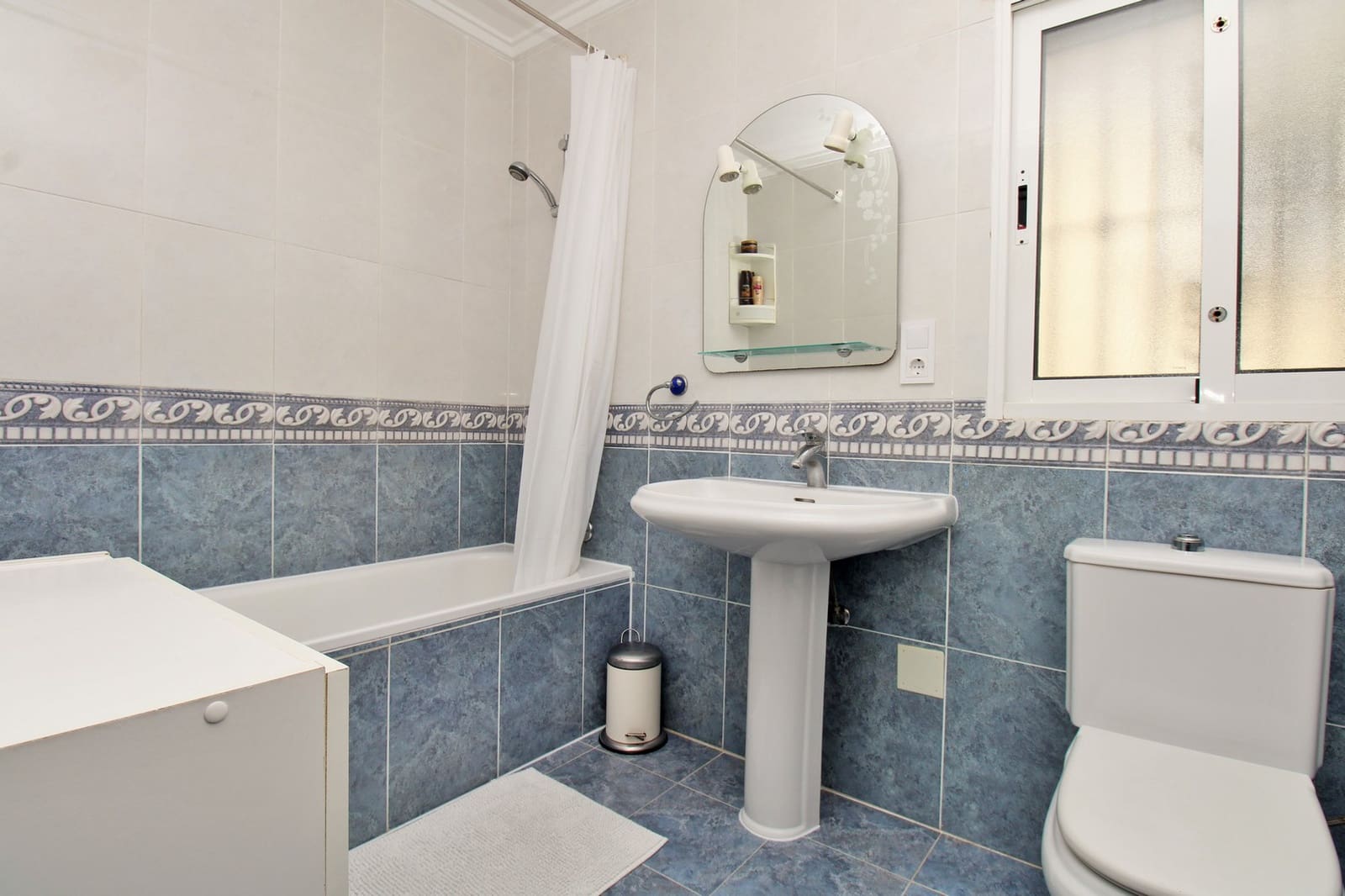 3 soveværelse Byhus til salg i Villamartin med swimmingpool - € 219.000 (Ref: 9835219)