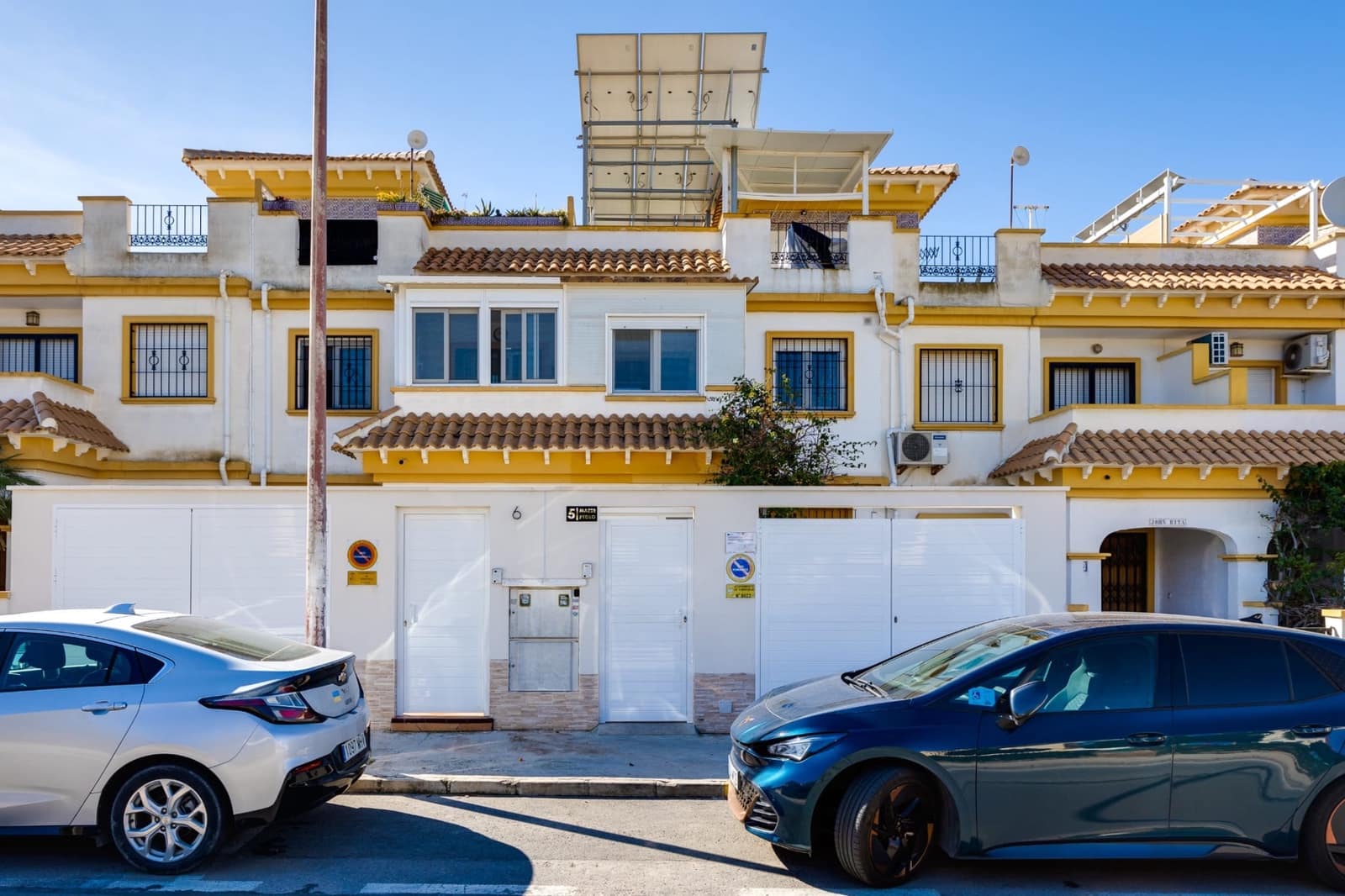 3 chambre Maison de Ville à vendre à Torrevieja avec piscine - 219 000 € (Ref: 9835226)