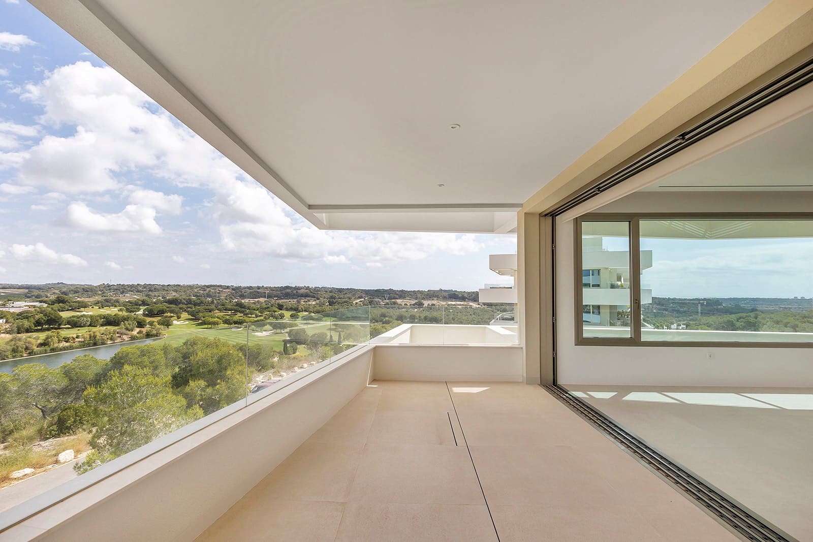 3 Zimmer Apartment zu verkaufen in Las Colinas Golf mit Pool Garage - 849.000 € (Ref: 9835237)