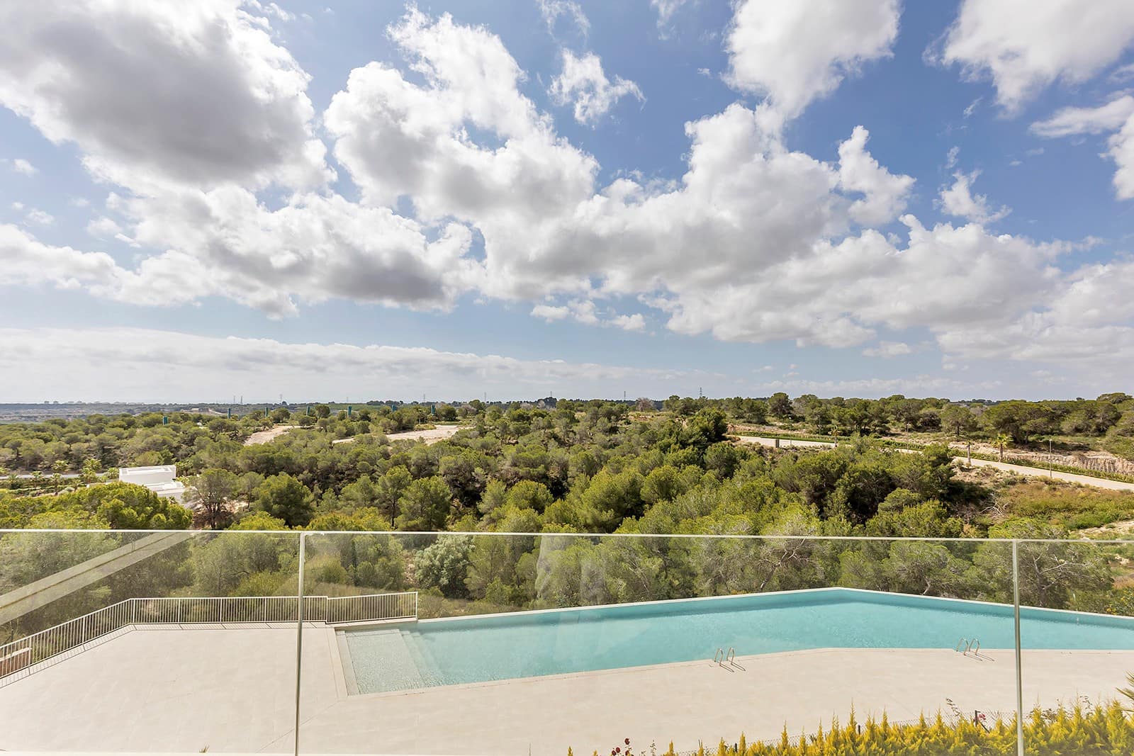 3 Zimmer Apartment zu verkaufen in Las Colinas Golf mit Pool Garage - 849.000 € (Ref: 9835237)