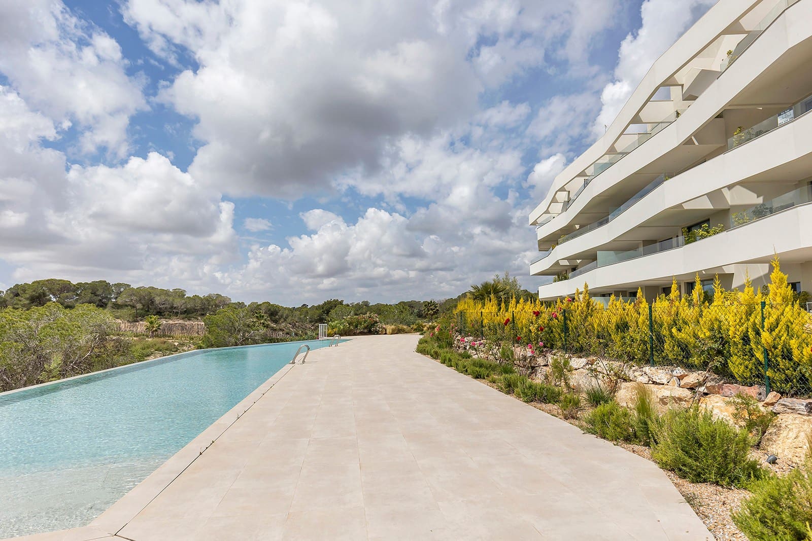 3 Zimmer Apartment zu verkaufen in Las Colinas Golf mit Pool Garage - 849.000 € (Ref: 9835237)