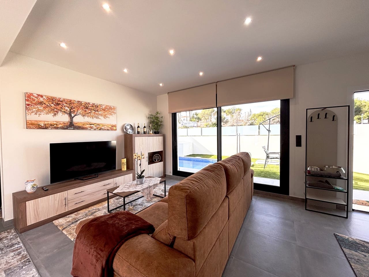 2 bedroom Villa for sale in Villamartin with pool garage - € 434,950 (Ref: 9838912)