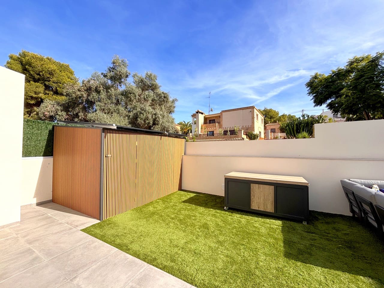 2 bedroom Villa for sale in Villamartin with pool garage - € 434,950 (Ref: 9838912)