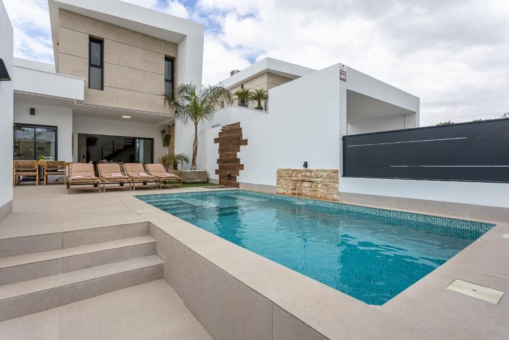 3 bedroom Villa for sale in Dolores with pool - € 429,000 (Ref: 9842135)