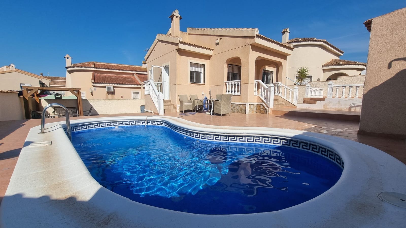 2 bedroom Villa for sale in Ciudad Quesada with pool - € 285,000 (Ref: 9844909)