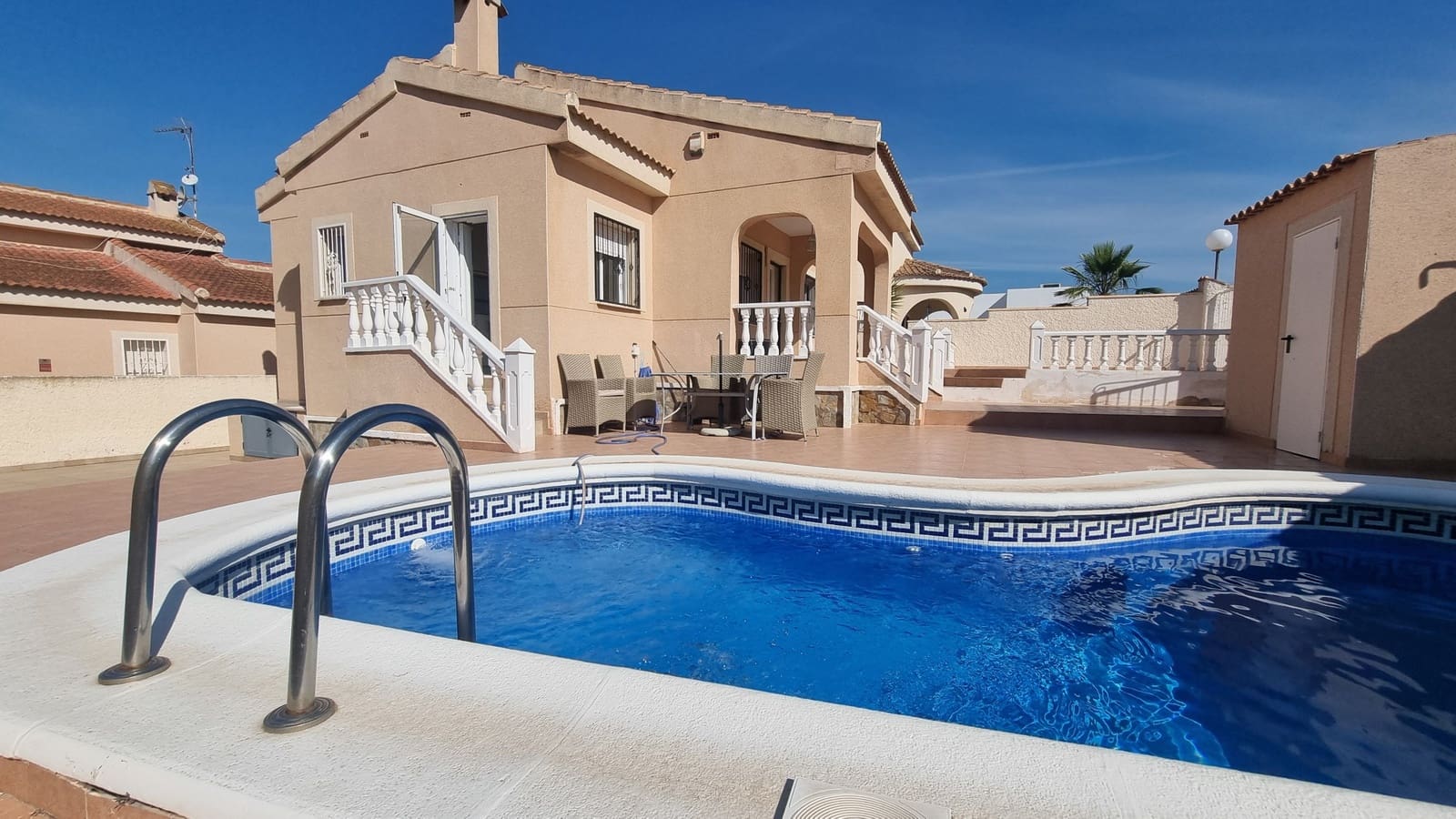 2 bedroom Villa for sale in Ciudad Quesada with pool - € 285,000 (Ref: 9844909)