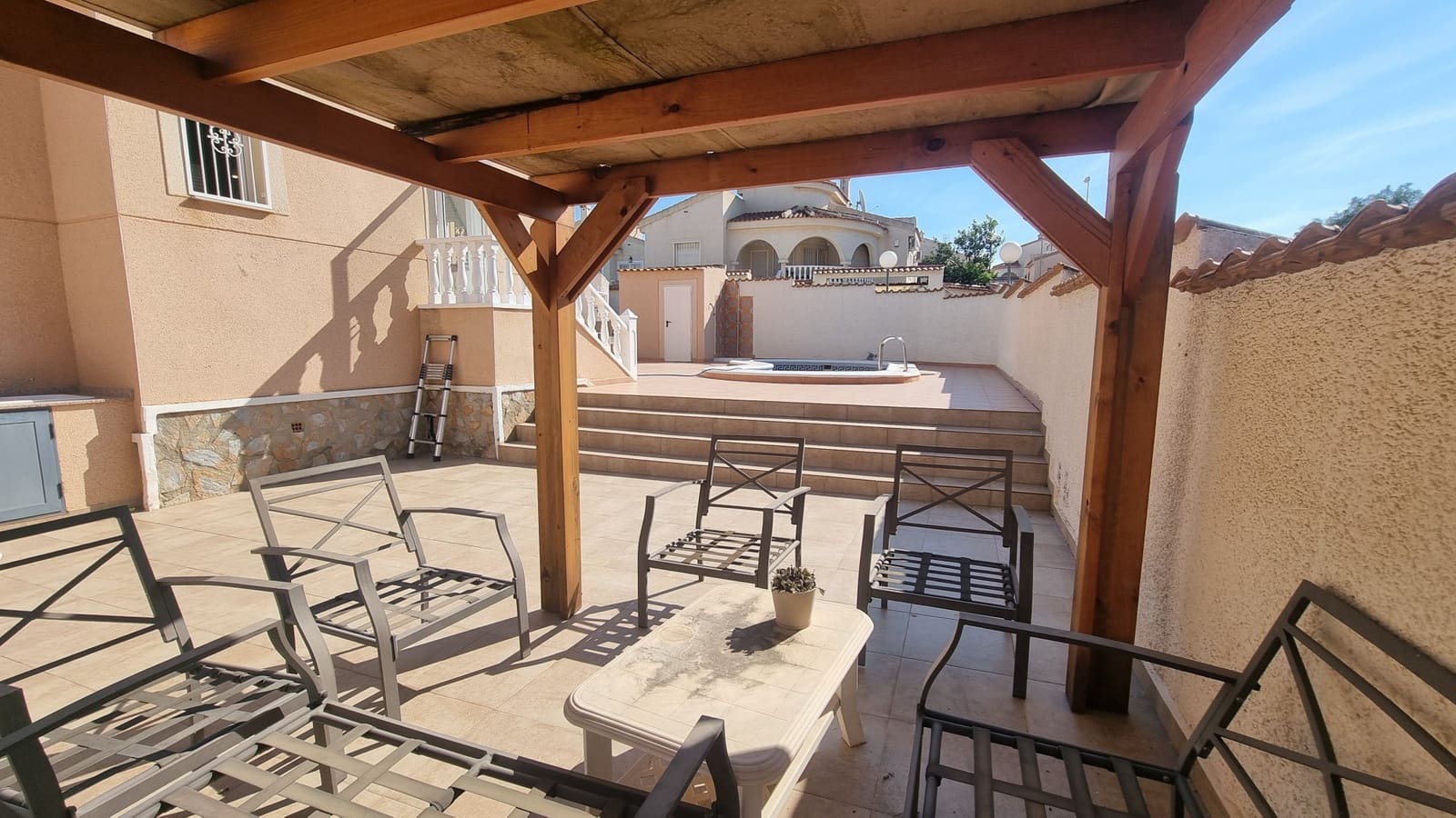 2 bedroom Villa for sale in Ciudad Quesada with pool - € 285,000 (Ref: 9844909)