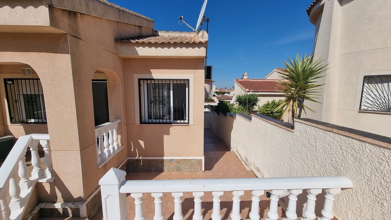2 bedroom Villa for sale in Ciudad Quesada with pool - € 285,000 (Ref: 9844909)