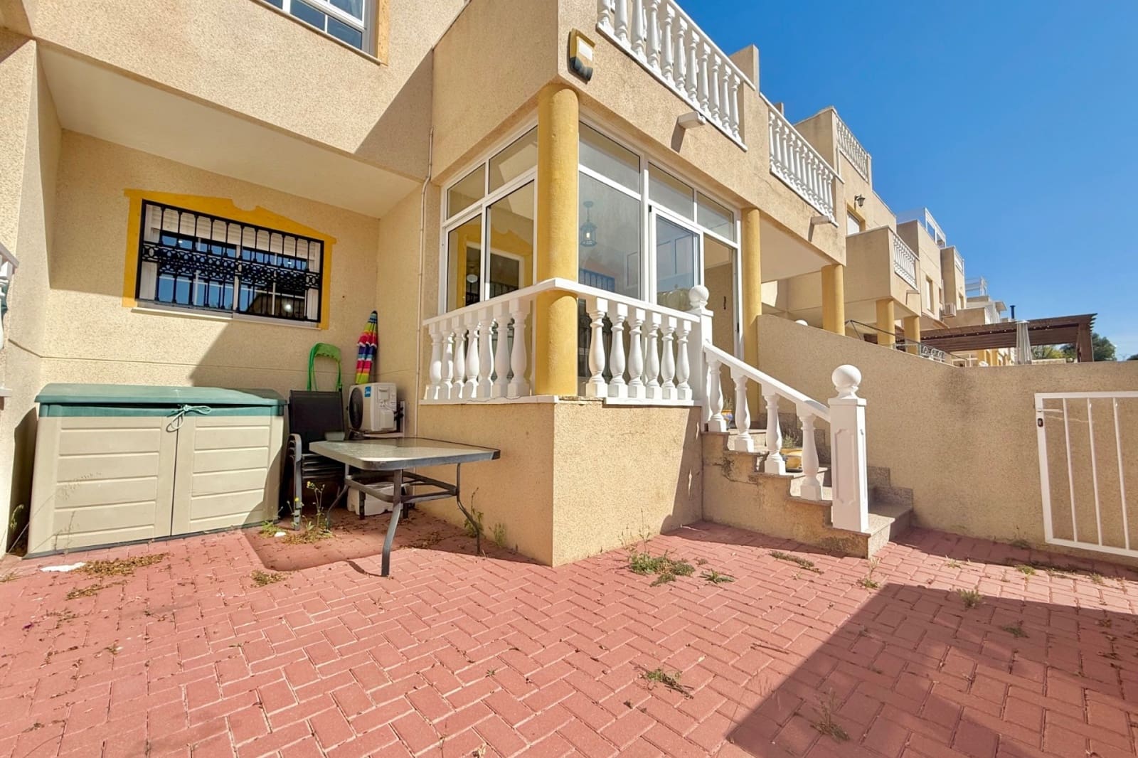 Chalet de 3 habitaciones en Guardamar del Segura en venta con piscina garaje - 185.000 € (Ref: 9844910)