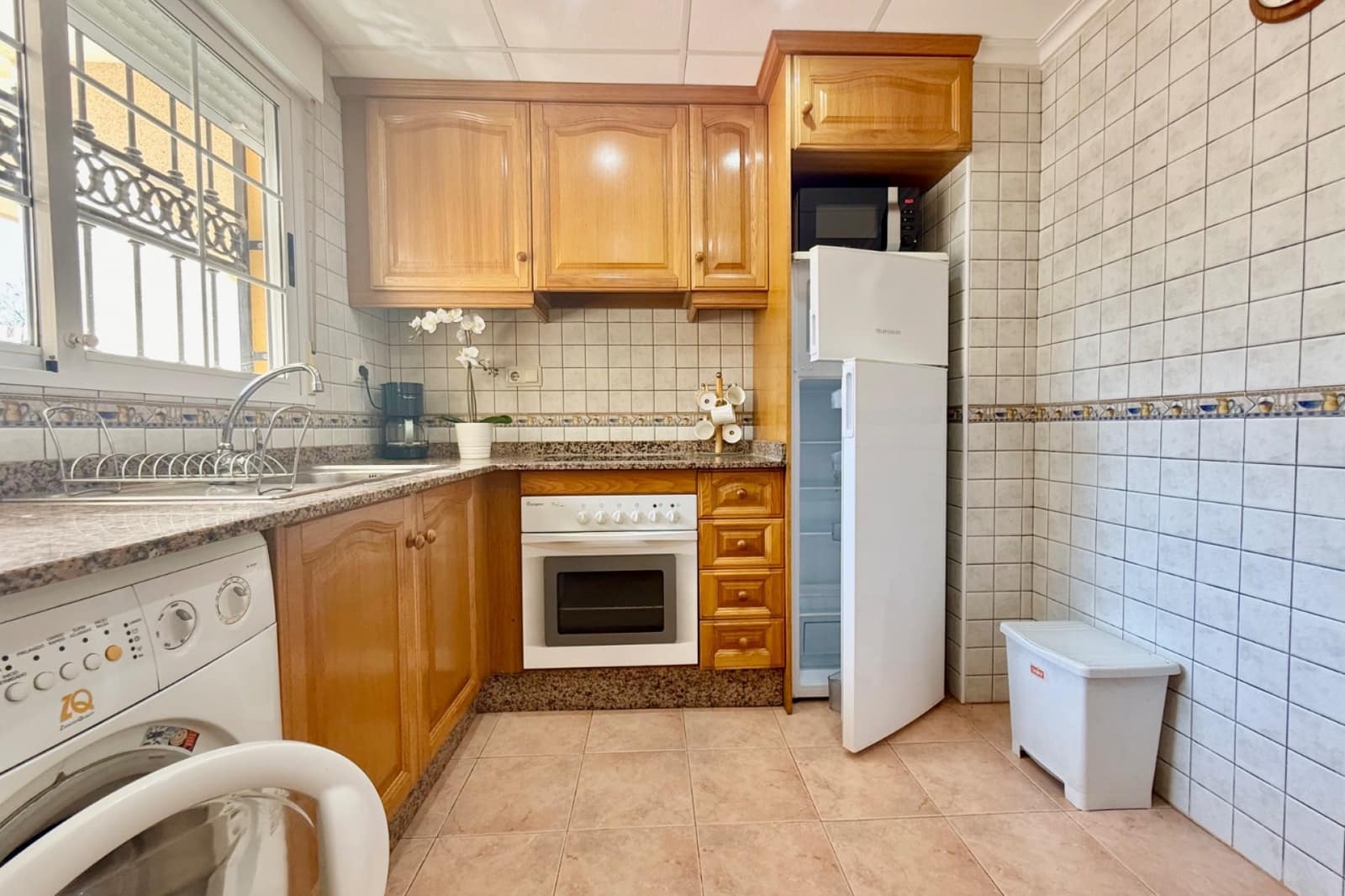 Chalet de 3 habitaciones en Guardamar del Segura en venta con piscina garaje - 185.000 € (Ref: 9844910)