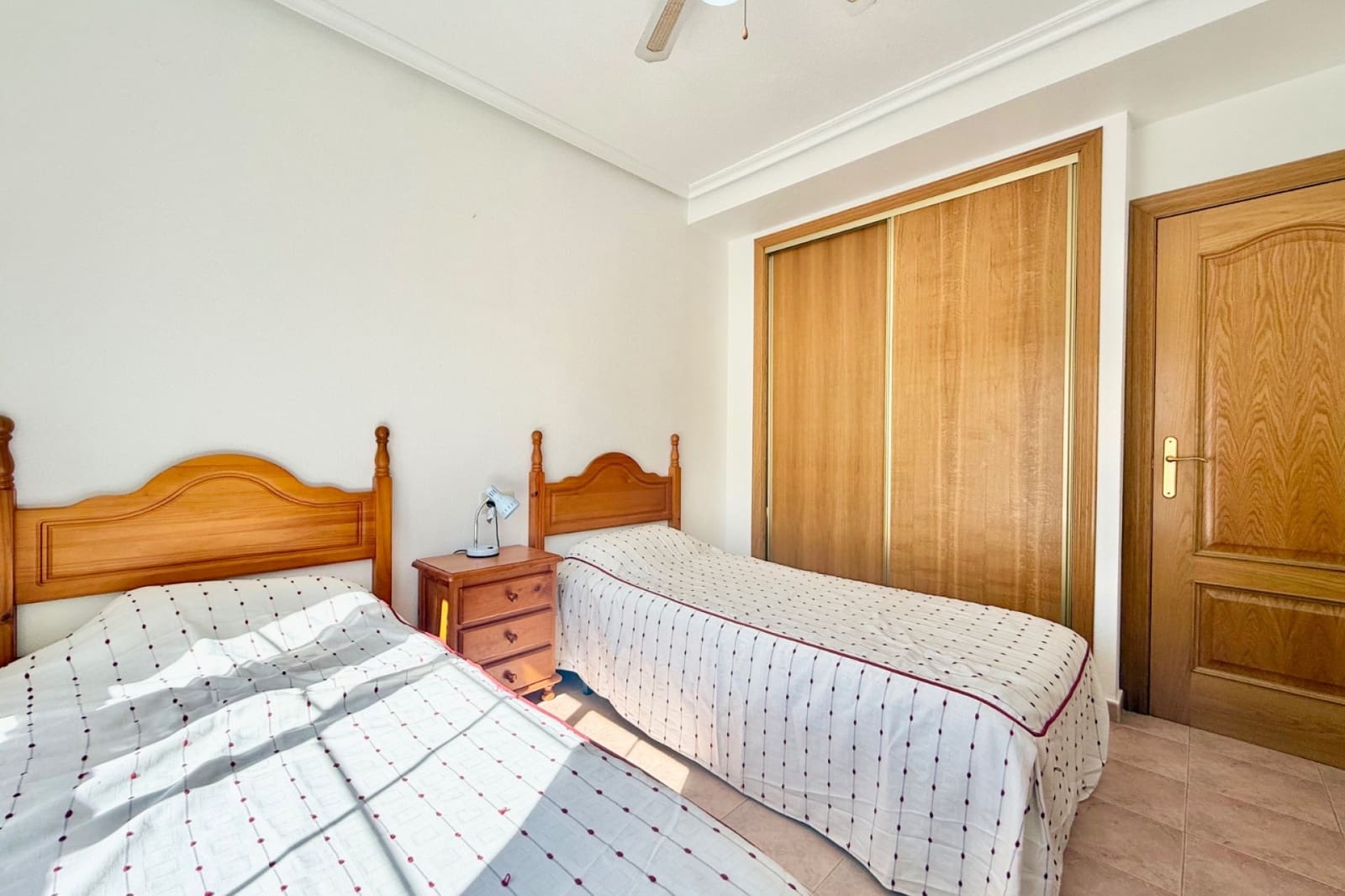 Chalet de 3 habitaciones en Guardamar del Segura en venta con piscina garaje - 185.000 € (Ref: 9844910)