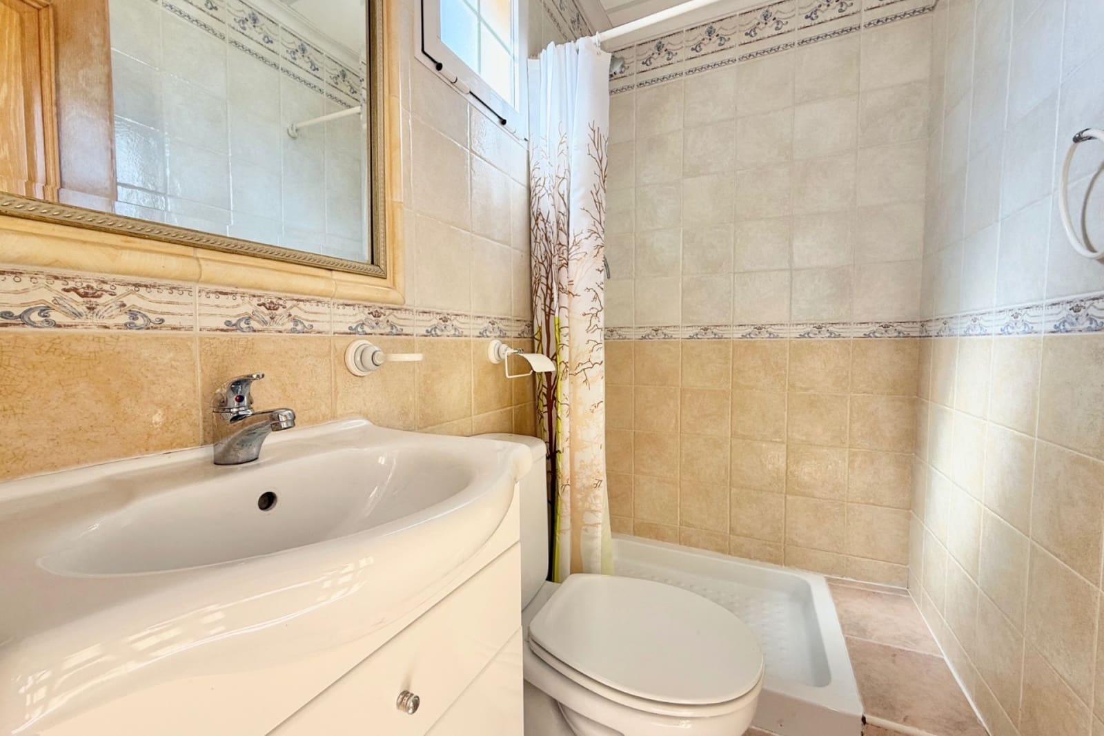 Chalet de 3 habitaciones en Guardamar del Segura en venta con piscina garaje - 185.000 € (Ref: 9844910)