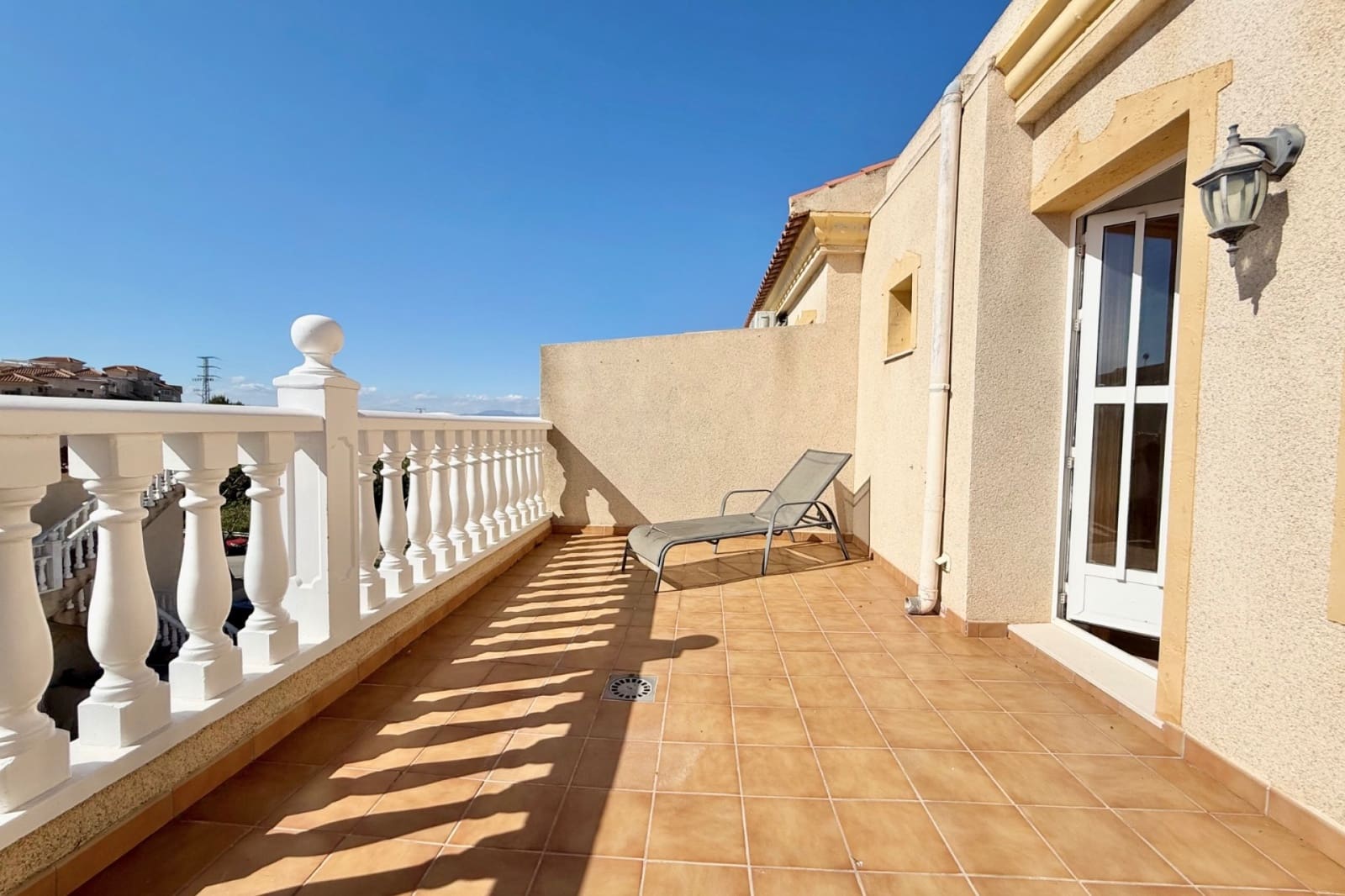 Chalet de 3 habitaciones en Guardamar del Segura en venta con piscina garaje - 185.000 € (Ref: 9844910)