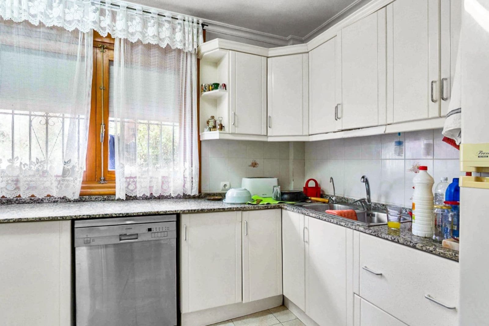 8 Zimmer Villa zu verkaufen in Los Balcones mit Pool Garage - 550.000 € (Ref: 9849012)