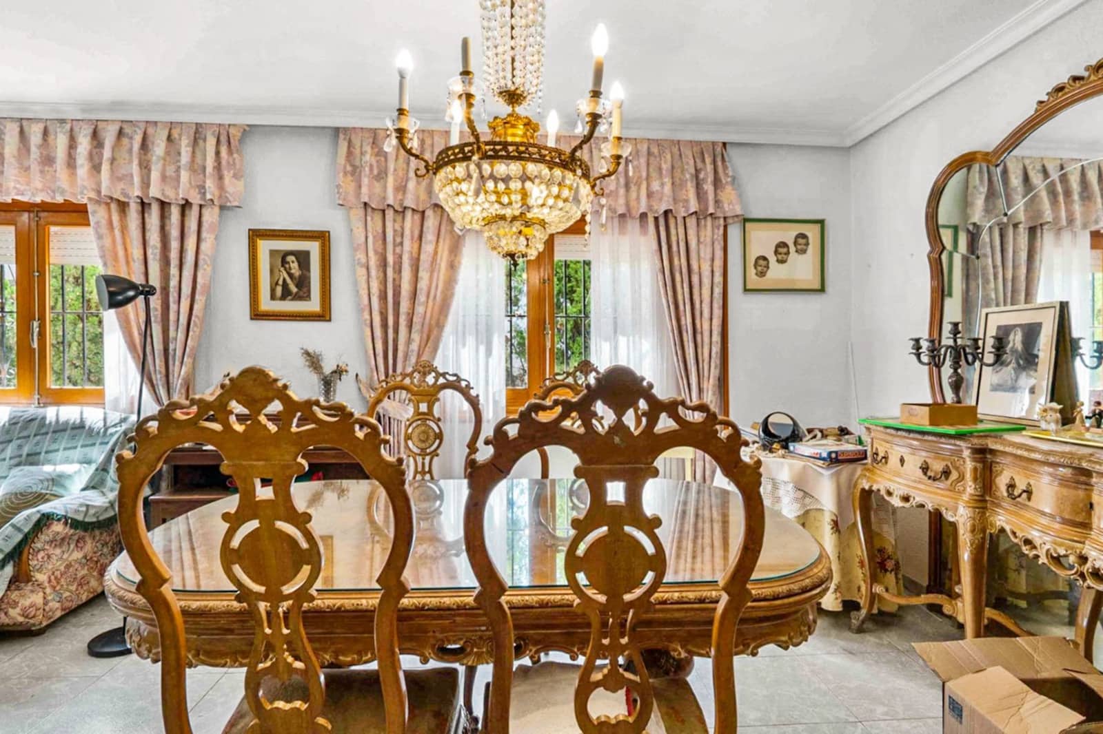 8 Zimmer Villa zu verkaufen in Los Balcones mit Pool Garage - 550.000 € (Ref: 9849012)