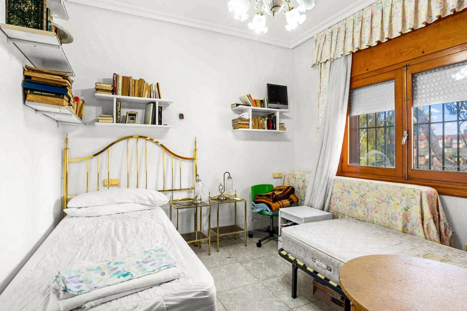 8 Zimmer Villa zu verkaufen in Los Balcones mit Pool Garage - 550.000 € (Ref: 9849012)