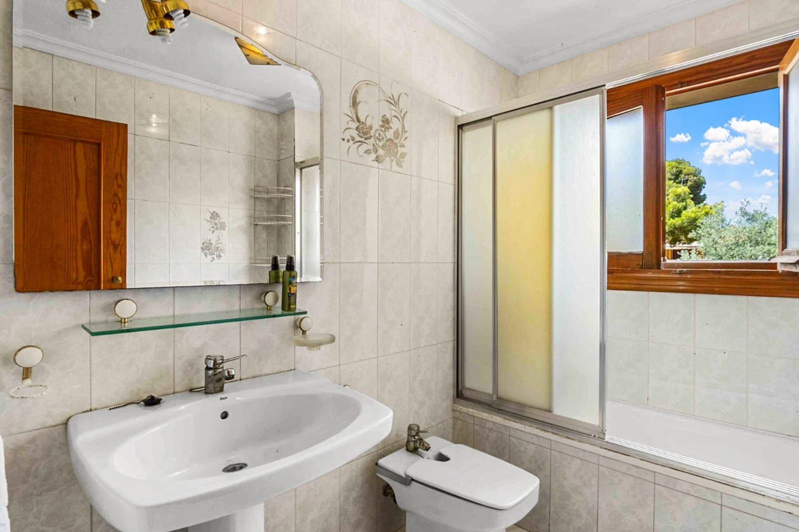 8 Zimmer Villa zu verkaufen in Los Balcones mit Pool Garage - 550.000 € (Ref: 9849012)