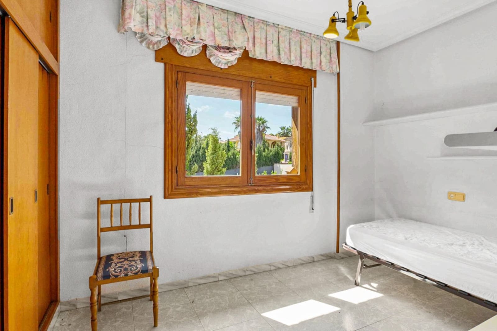 8 Zimmer Villa zu verkaufen in Los Balcones mit Pool Garage - 550.000 € (Ref: 9849012)