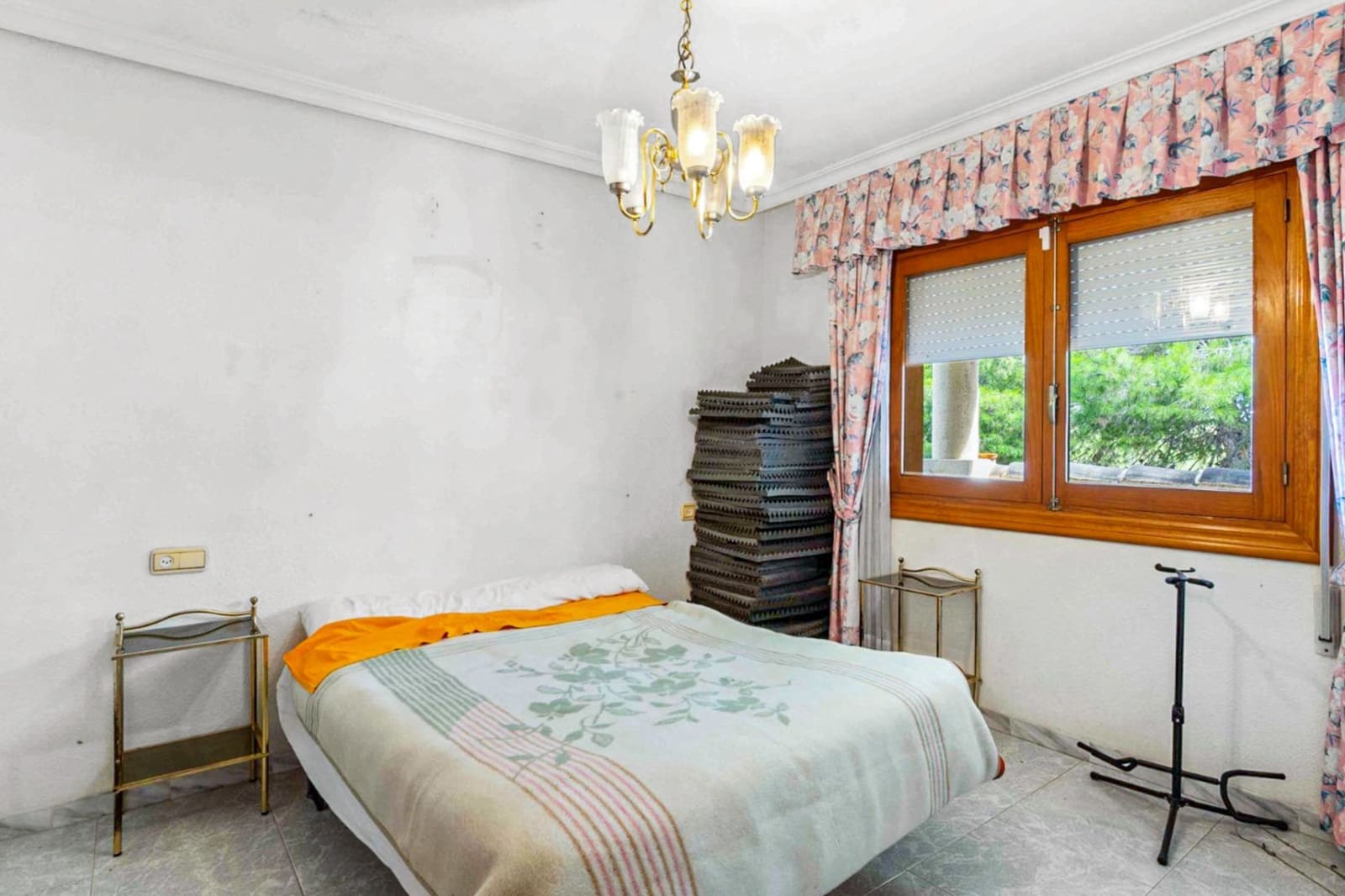 8 Zimmer Villa zu verkaufen in Los Balcones mit Pool Garage - 550.000 € (Ref: 9849012)