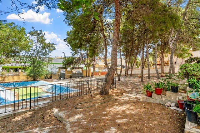 8 Zimmer Villa zu verkaufen in Los Balcones mit Pool Garage - 550.000 € (Ref: 9849012)
