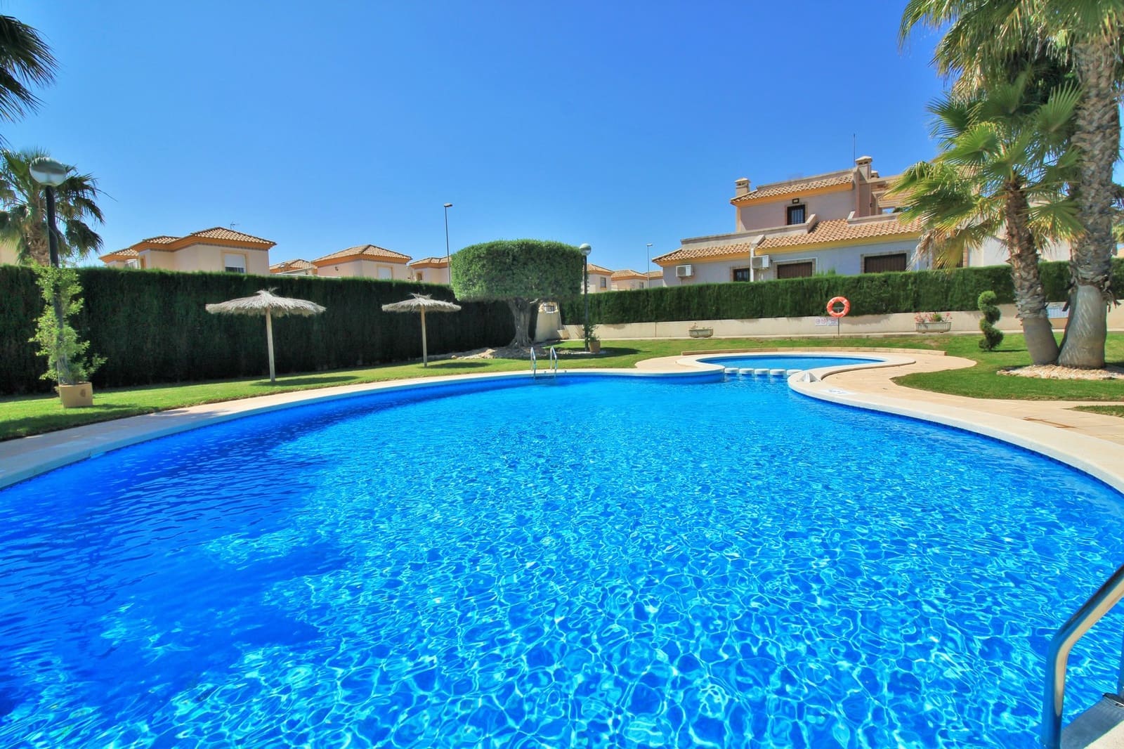 3 bedroom Townhouse for sale in Villamartin with pool - € 269,500 (Ref: 9849014)