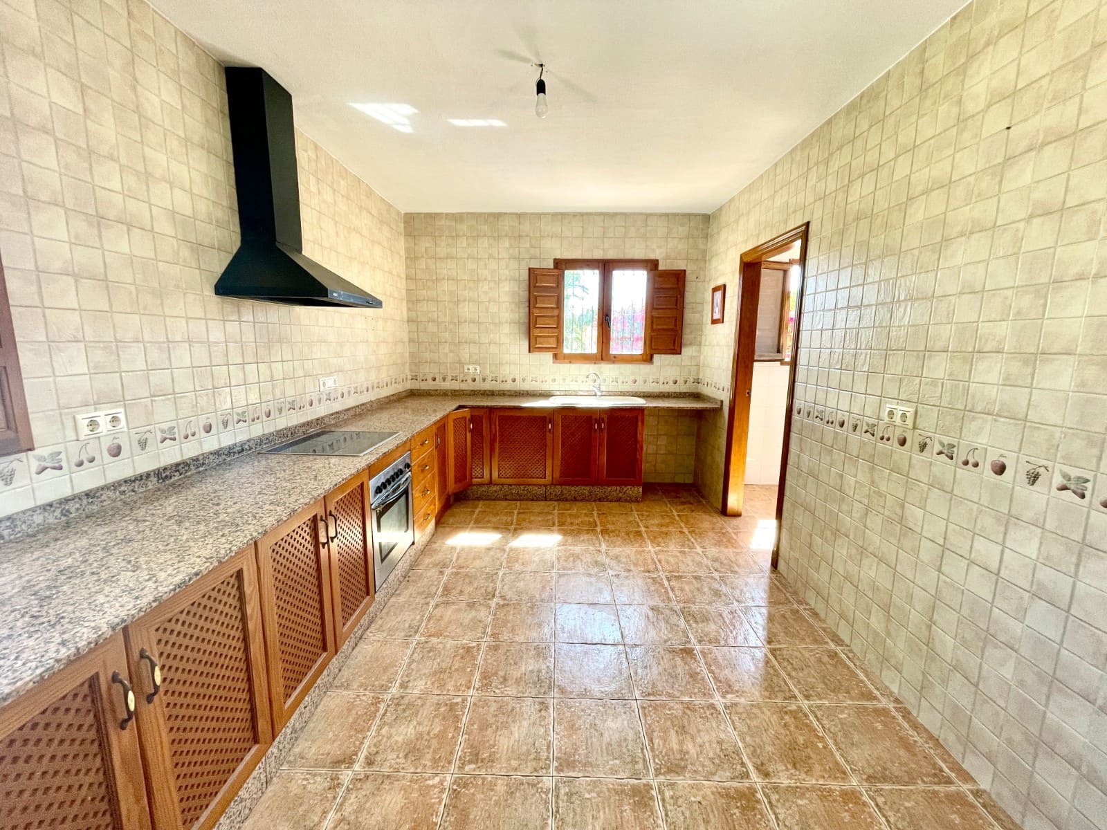 4 bedroom Villa for sale in Catral with pool - € 329,900 (Ref: 9850529)
