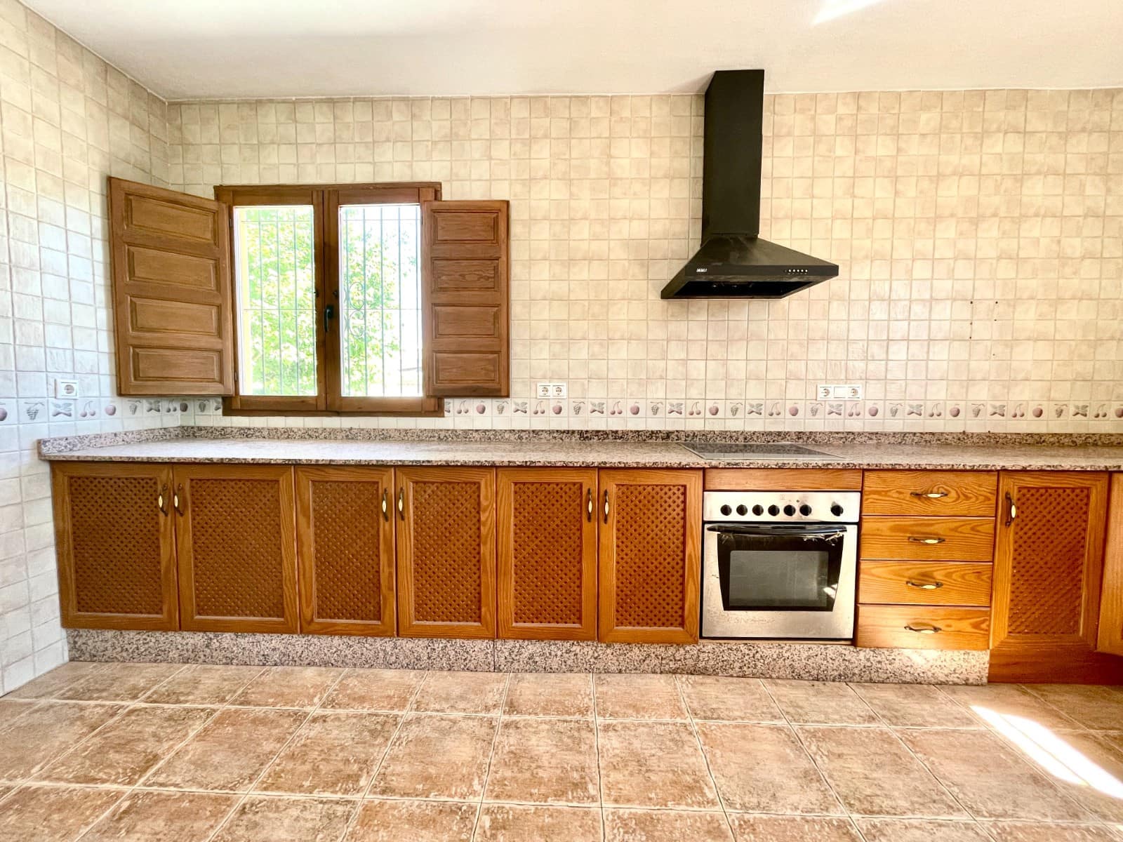 4 bedroom Villa for sale in Catral with pool - € 329,900 (Ref: 9850529)