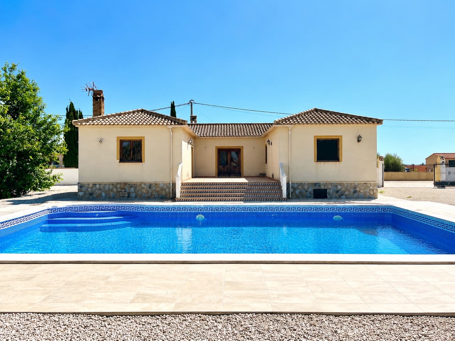 4 bedroom Villa for sale in Catral with pool - € 329,900 (Ref: 9850529)