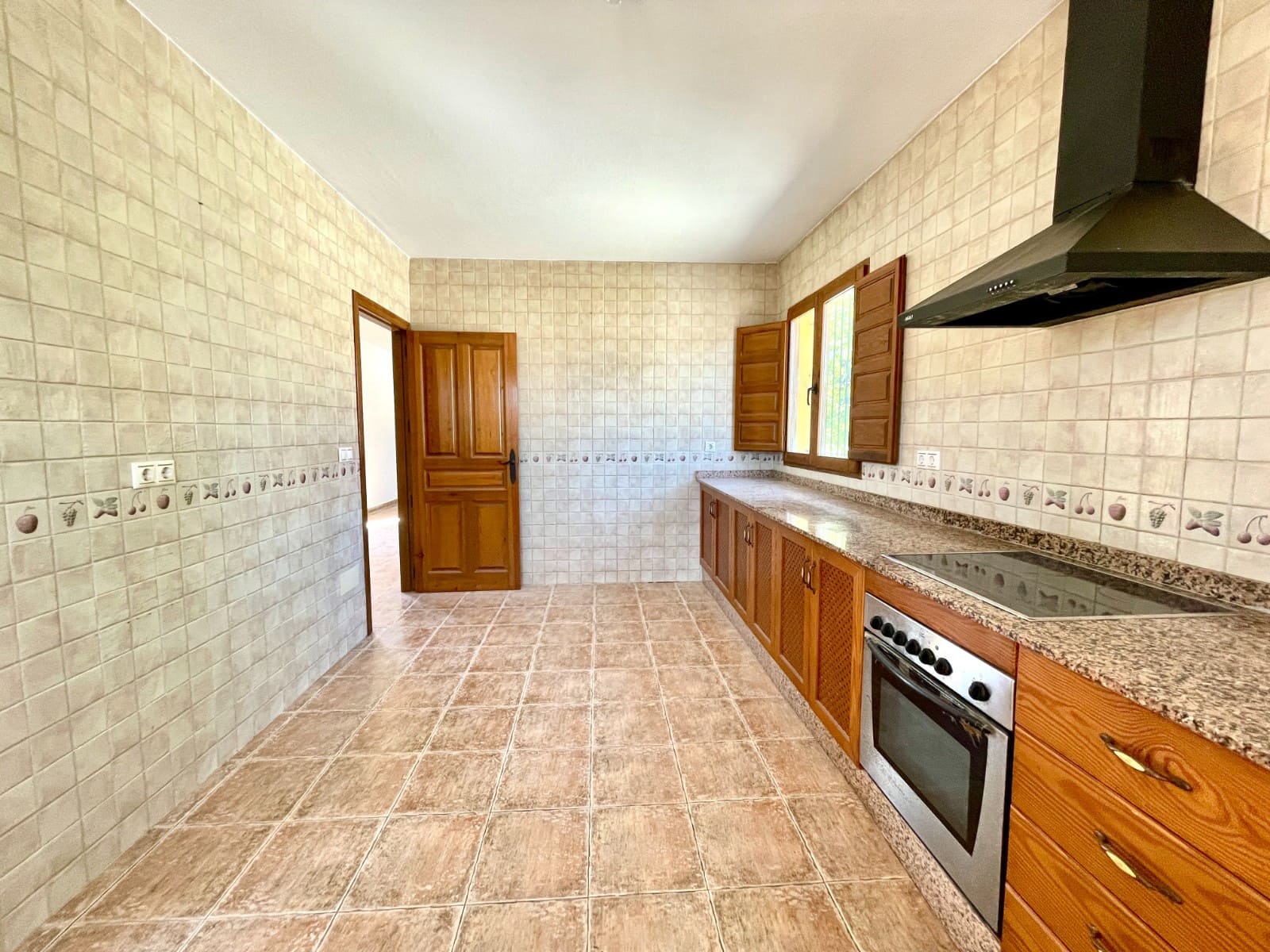 4 bedroom Villa for sale in Catral with pool - € 329,900 (Ref: 9850529)