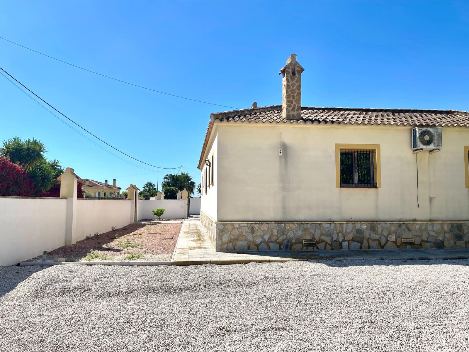 4 bedroom Villa for sale in Catral with pool - € 329,900 (Ref: 9850529)