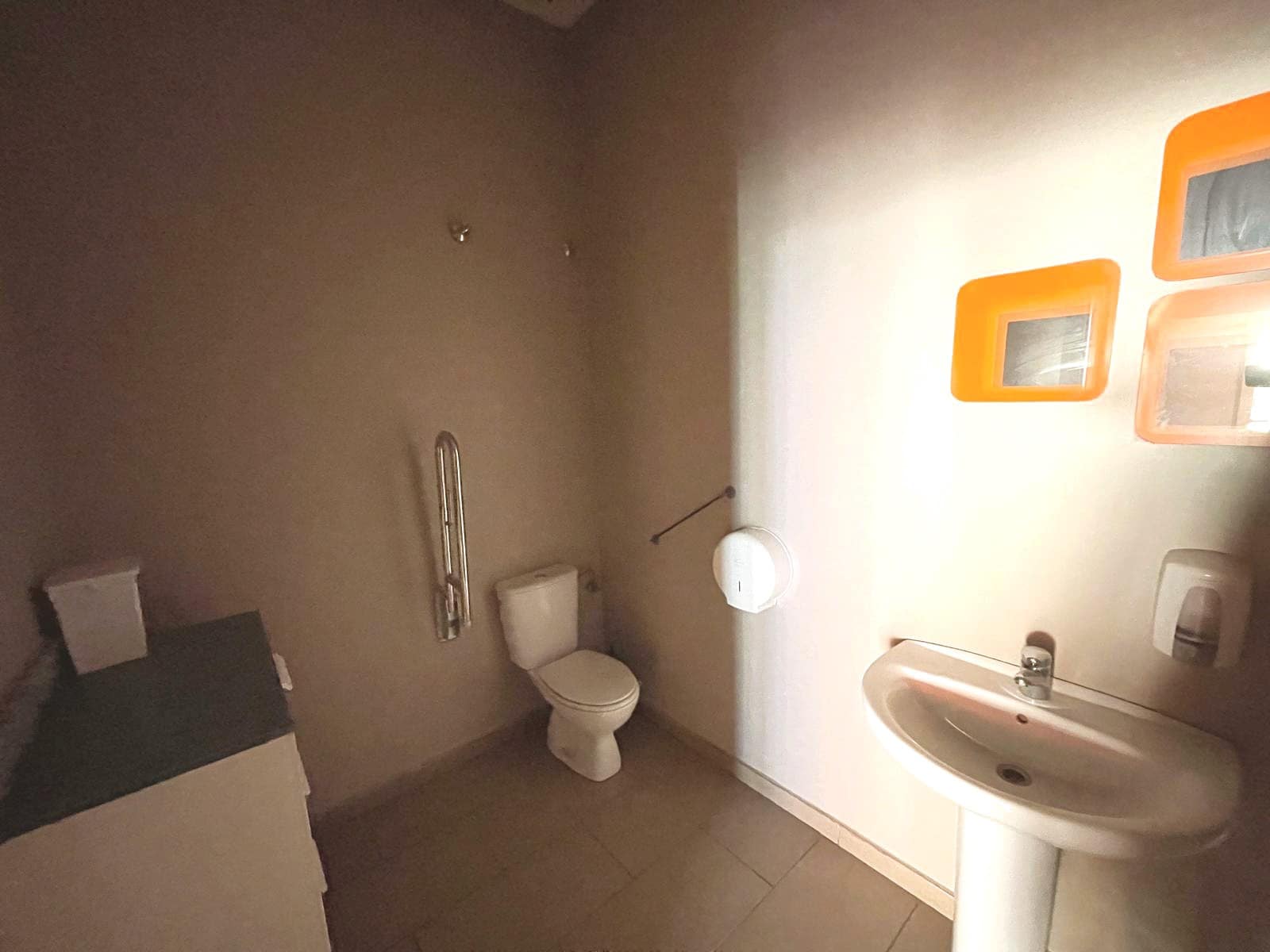 Kommersiell til salgs i Algorfa - € 120 000 (Ref: 9854935)