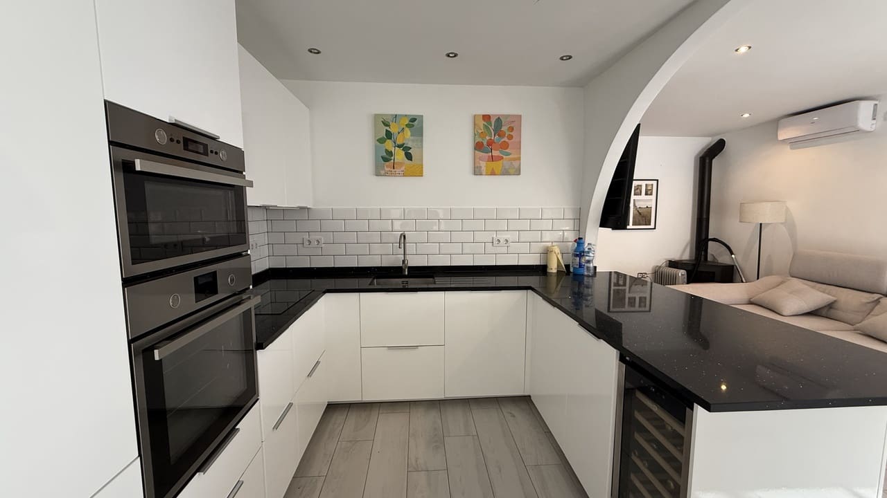 2 soveværelse Villa til salg i Villamartin med swimmingpool - € 249.950 (Ref: 9859642)