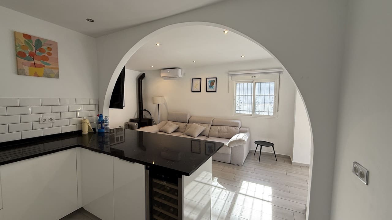 2 soveværelse Villa til salg i Villamartin med swimmingpool - € 249.950 (Ref: 9859642)
