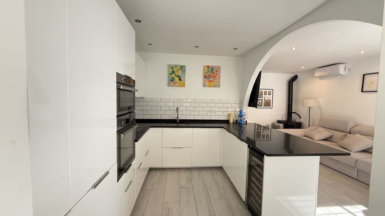2 soveværelse Villa til salg i Villamartin med swimmingpool - € 249.950 (Ref: 9859642)